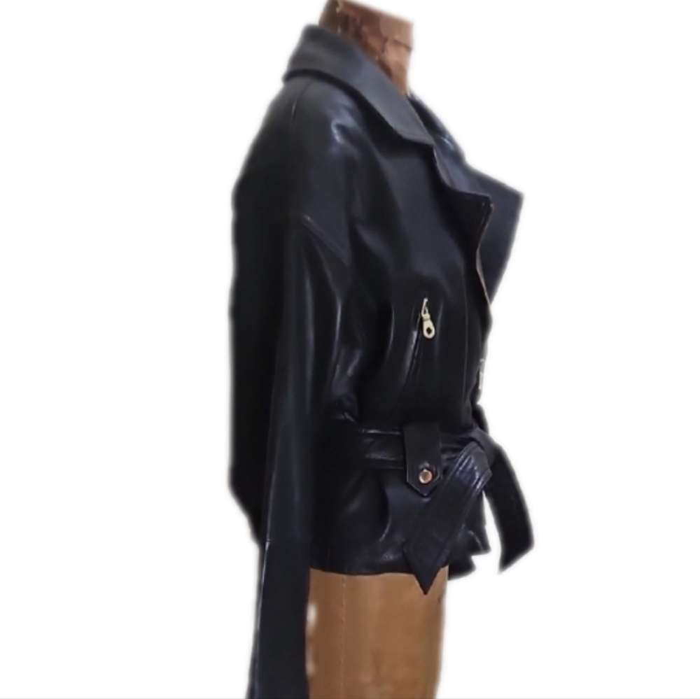 Black Leather Biker Belted Jacket with Fitted Silhouette and Diagonal Zipper - Picture 5 of 15